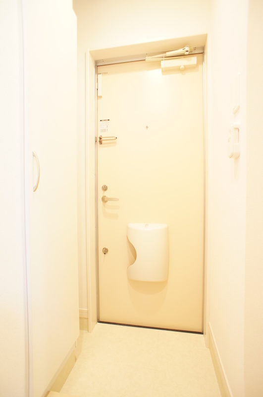 リブリ・サンライズ和1階 玄関