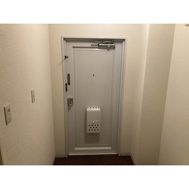 神山ビル304号室 玄関