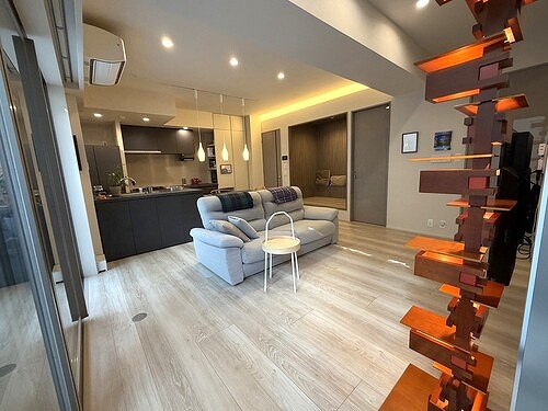 フェリスコート自由が丘 リビングダイニング（退去前）※家具・什器は撤去いたします。