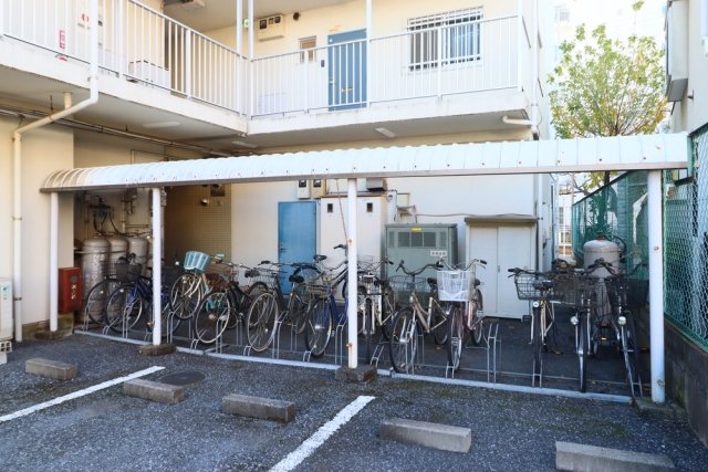 エーデルハイム１５５2階 駐輪場
