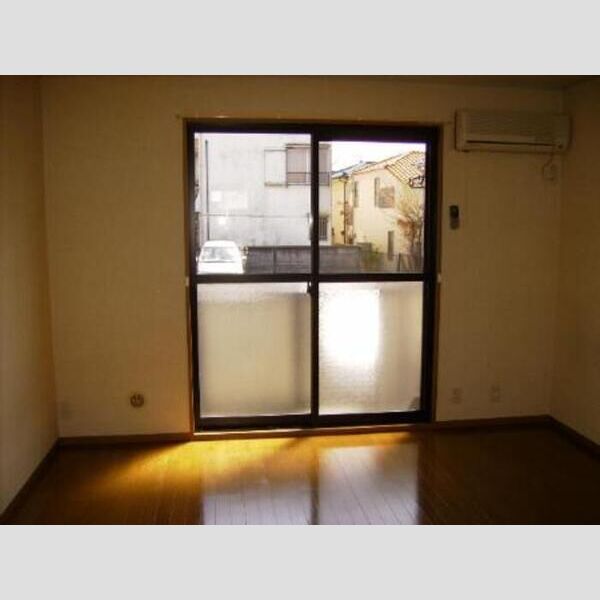 サンクテュエール 洋室(エアコン付)