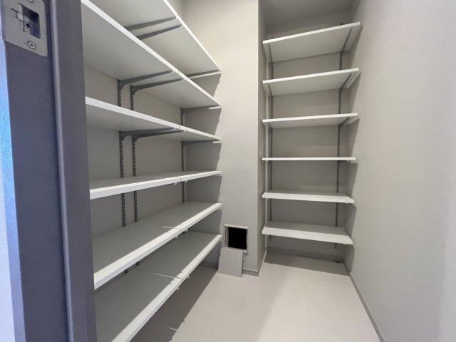 プライムメゾン千葉新町1306号室 収納