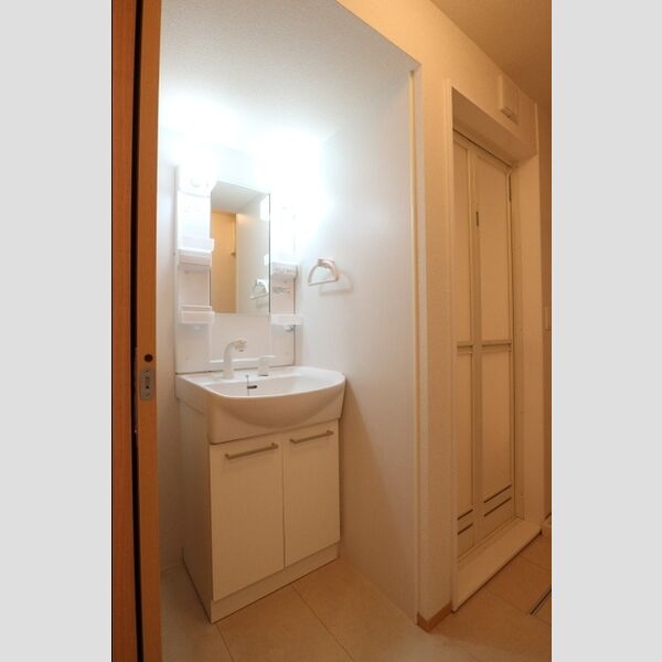 メゾンリッシュ　A 洗髪洗面化粧台