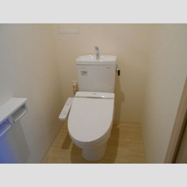 フェリス　コート0810号室 トイレ　温水洗浄暖房便座