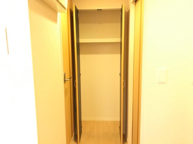 ロビュスト　メゾン 玄関