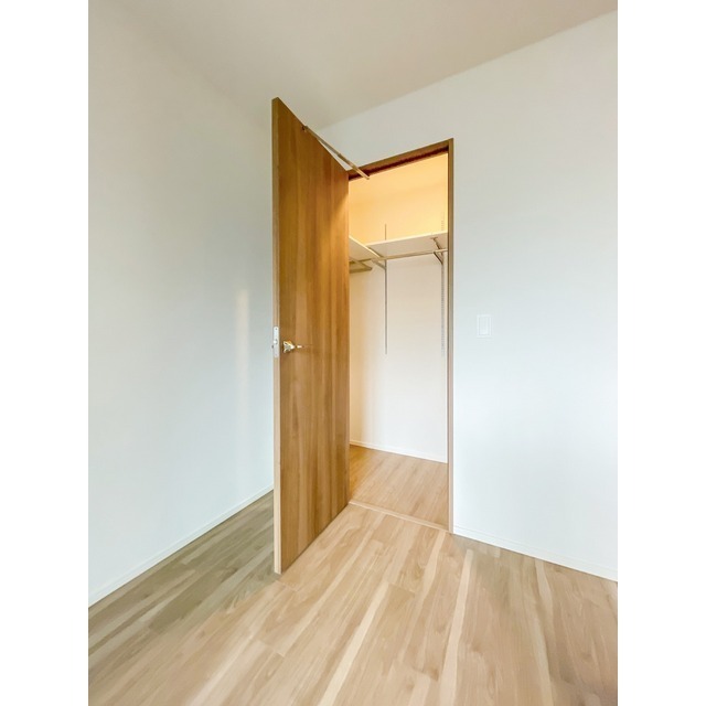 ザ・ケンジントン・レジデンス横濱片倉0417号室 ウォークインクローゼット（寝室①）