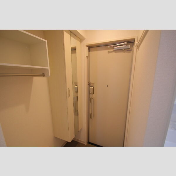 リビングヴィレッジ新柴又 玄関