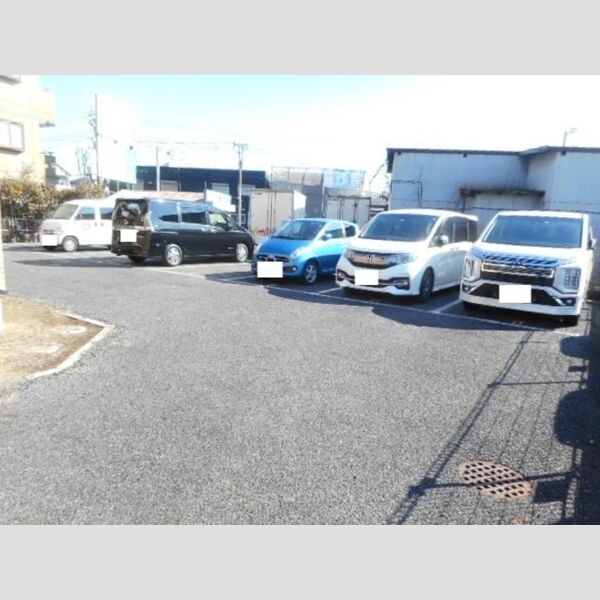 ラ・ヴェルドミール 駐車場(要空き確認)