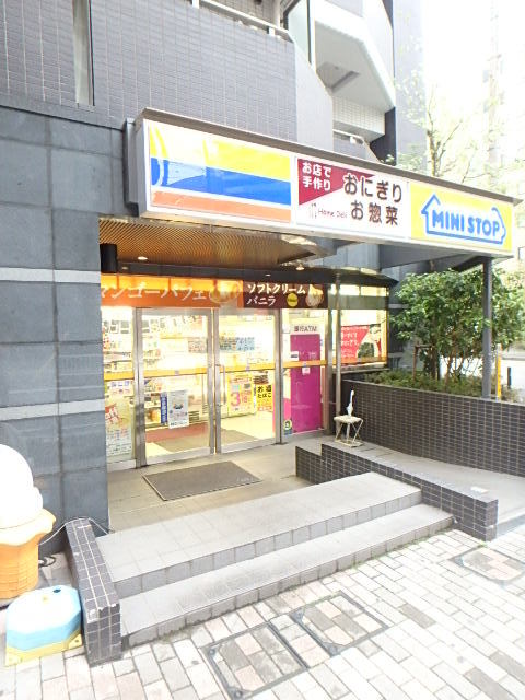 グランド・ガーラ新横浜North3階 【コンビニエンスストア】ミニストップまで236ｍ