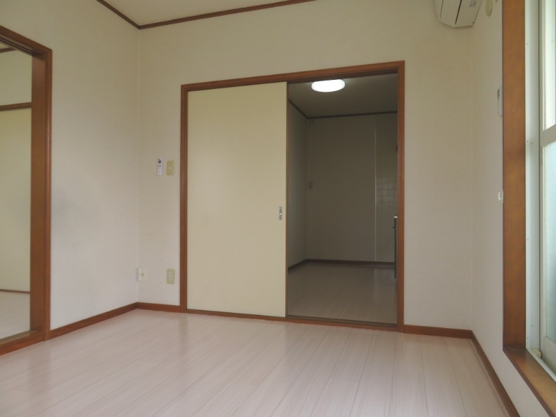 グランディールA2階 内観