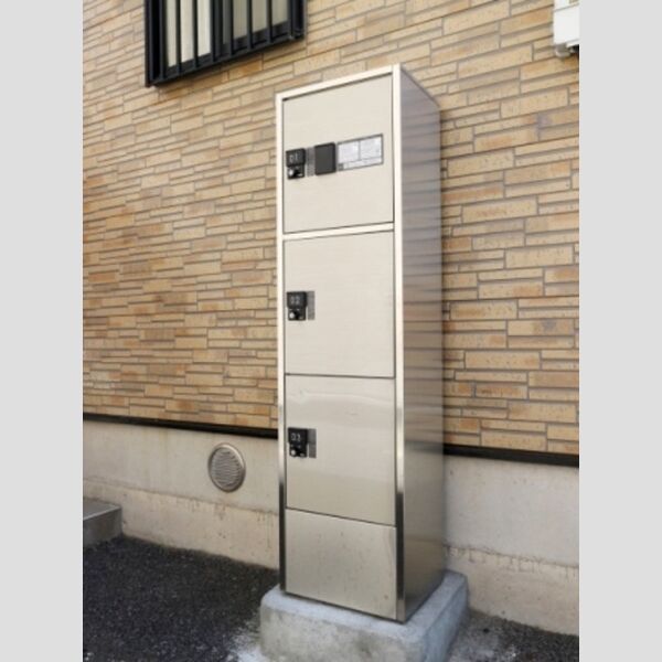 ジュリア 宅配ボックス