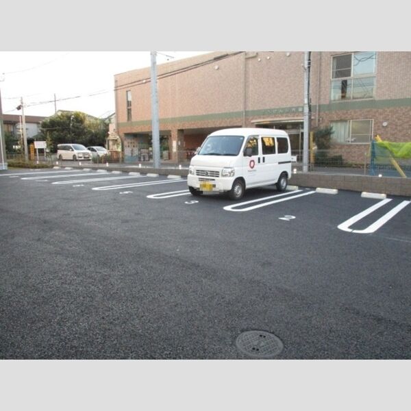 セレーノTー1 駐車場