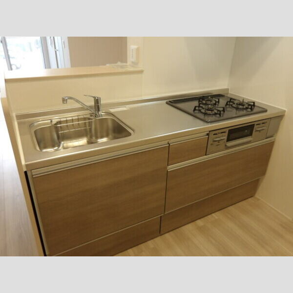 Cradle(クレイドル)203号室 対面式3口ガスコンロ付システムキッチン