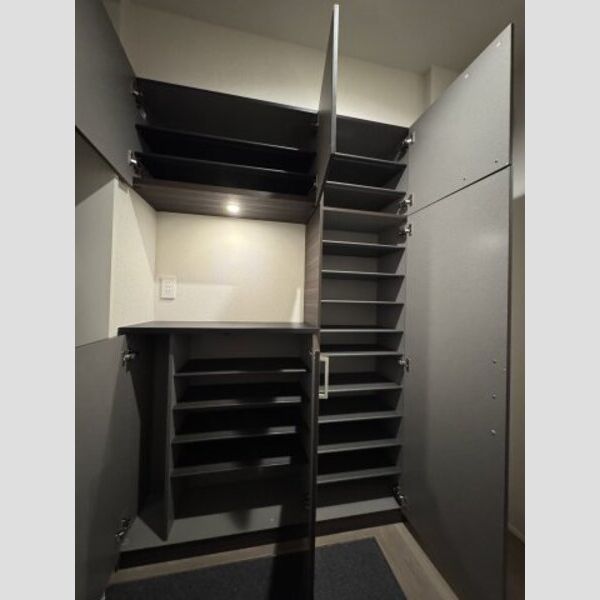 グリナージュ　リリア402号室 大容量のシューズBOX♪