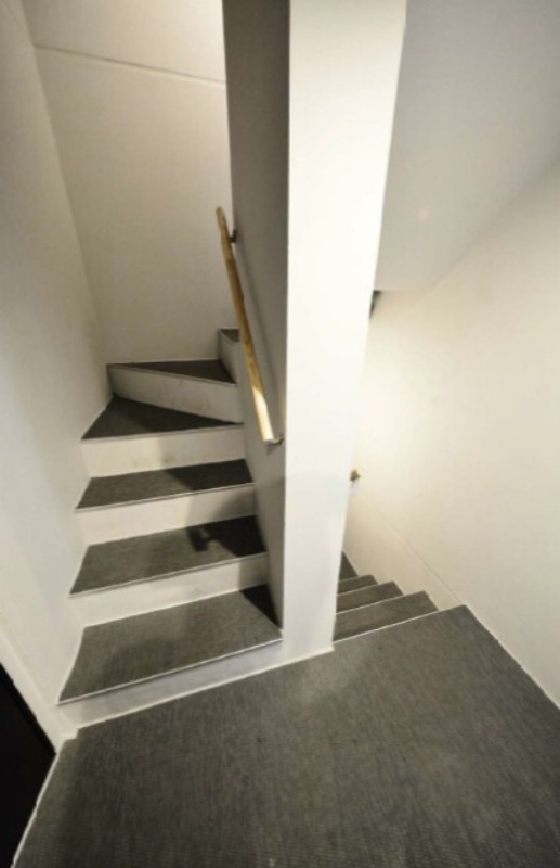 CREAL板橋氷川町2階 共用階段