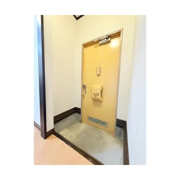 グレープズヒルD101号室 玄関