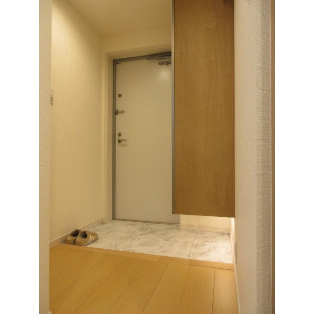 HERON’S NEST 内観