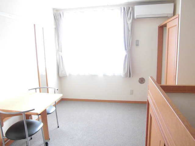 レオパレスいけだ203号室 家具家電付き