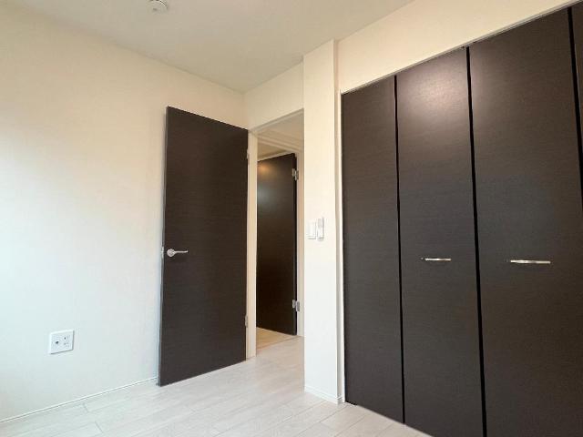 ラヴィグレイス203号室 洋室