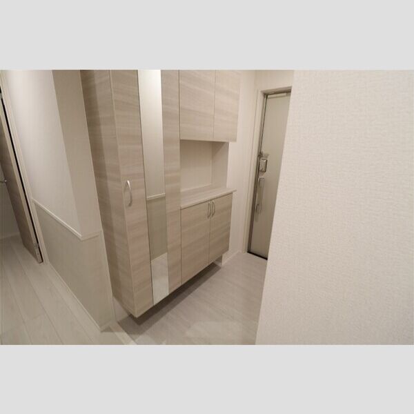 D-KISARIA　EⅠ202号室 玄関