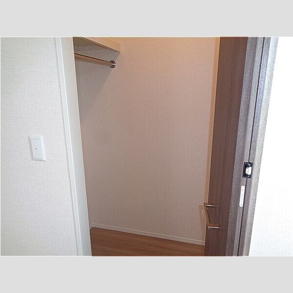 D-room請西南 B棟 収納