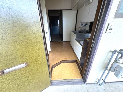 福村ハイツ202号室 クリーニング前の写真です