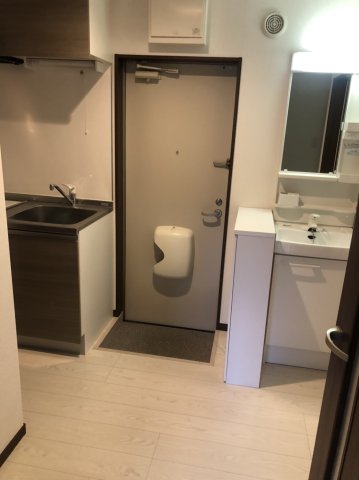 ベイルーム弘明寺Ⅱ203号室 玄関