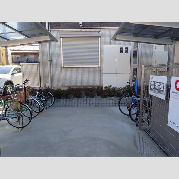 ウェールス久地 駐輪場