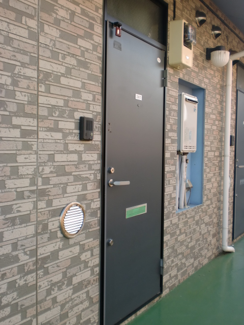 ハイツブルースカイ0202号室 エントランス