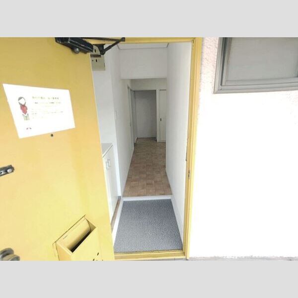 サンパレストミタ205号室 玄関