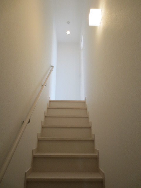 明楽庵0201号室 階段