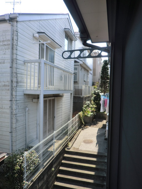 ロンウェル菊名　Ａ棟A101号室 外の物干しフック