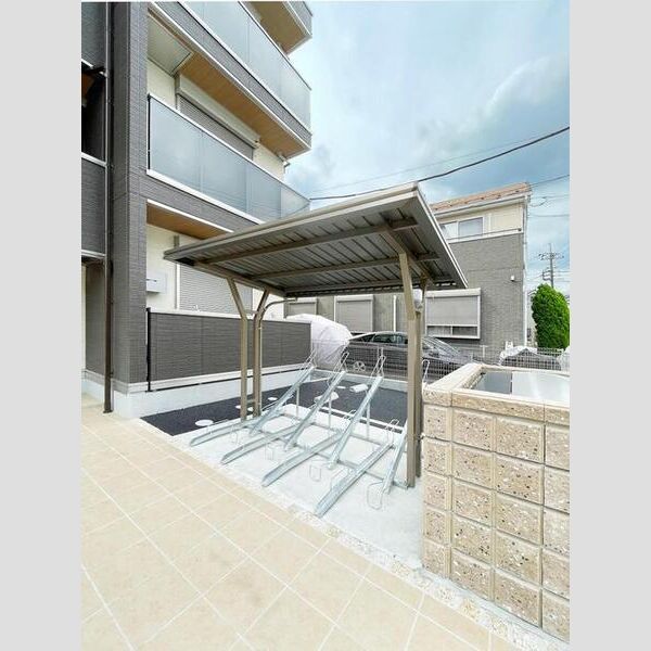 グレイス三郷303号室 駐輪場