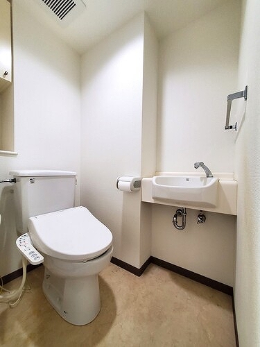 菊名レジデンシアプラザ2階 トイレ　※2024年6月撮影