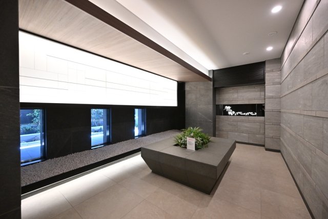 ジオ市谷仲之町 エントランス