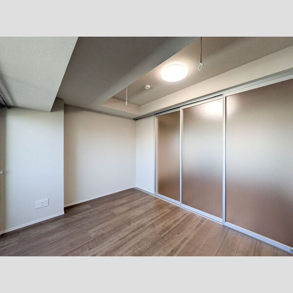 サンジョイアゼロ703号室 洋室