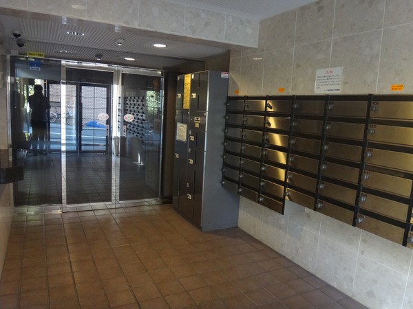 ルーブル新宿西落合Ⅱ204号室 エントランス