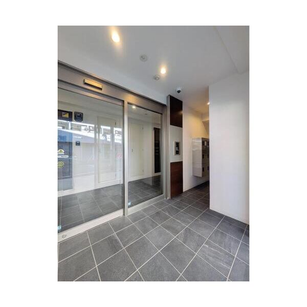 フィレ・デ・フルール101号室 エントランス