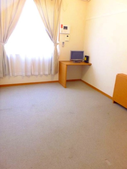 レオパレスサンフォーレＣ リビング