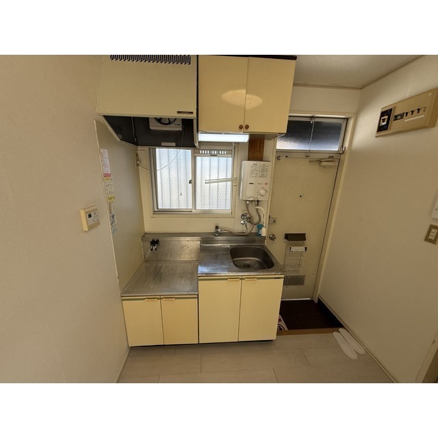 レピュート高岡B キッチン