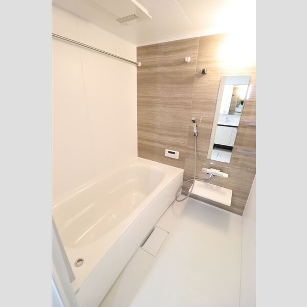 Rエイト・コウヤマ　B202号室 浴室(追い焚き機能付き)