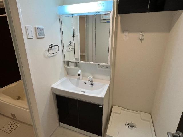 ラヴィグレイス203号室 洗髪洗面化粧台