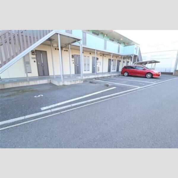 ヴィラ・グランメール108号室 駐車場