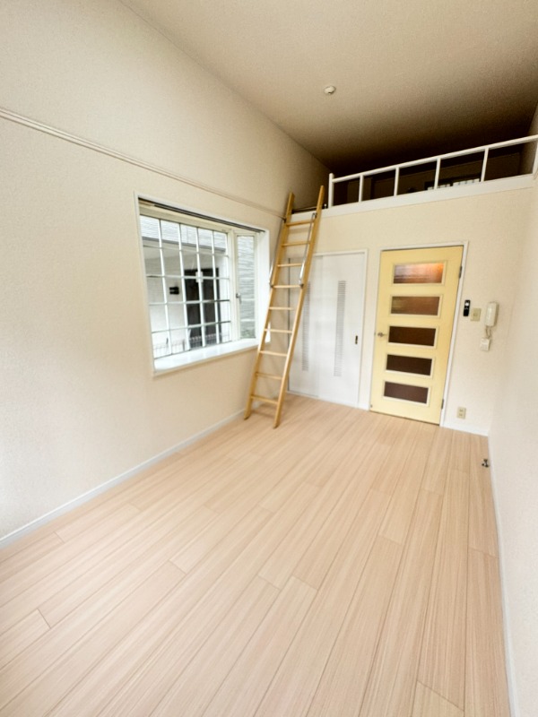 ロ－ズアパ－トＦ２６番館(F-026) リビング