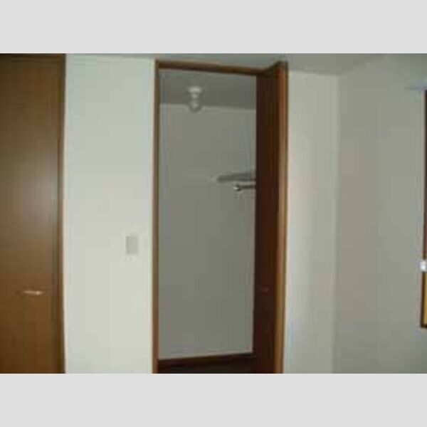 リビングタウン大和南　B202号室 収納