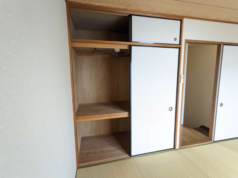 エクセレンス宮崎12号室 収納