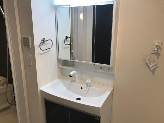 川口市大字安行領根岸　アパート新築工事103号室 洗髪洗面化粧台（イメージ）