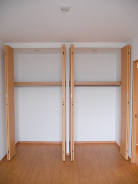 フラワーヴィレッジ0207号室 収納