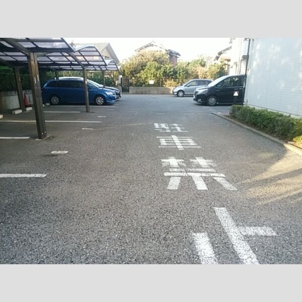 パストラル　参番館 駐車場