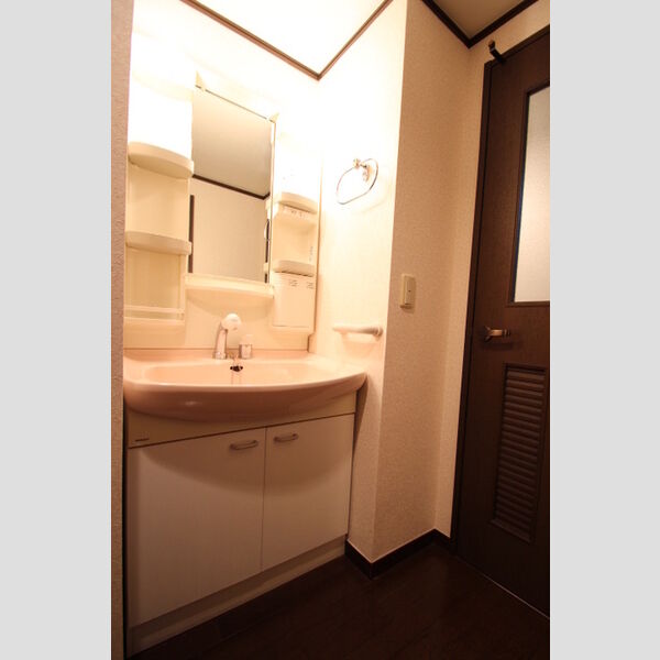 フォレストヒルズ ☆独立洗面台☆